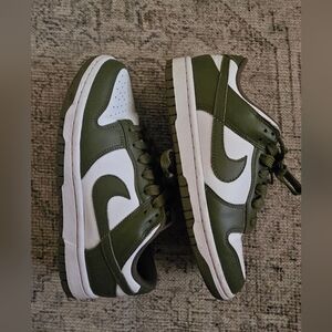 Women's Nike Dunk Low Medium Olive Size: 7
